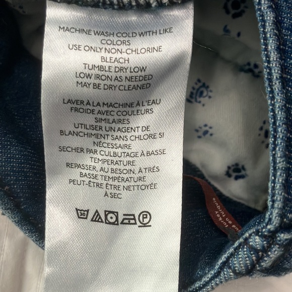 PILCRO Flared Jeans. New, Never Worn. Size 26 - Picture 4 of 4